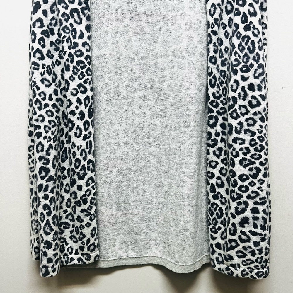 2/$15 Old Navy Black Gray Leopard Print Open Front Cardigan Layering Sweater SP - Picture 4 of 7